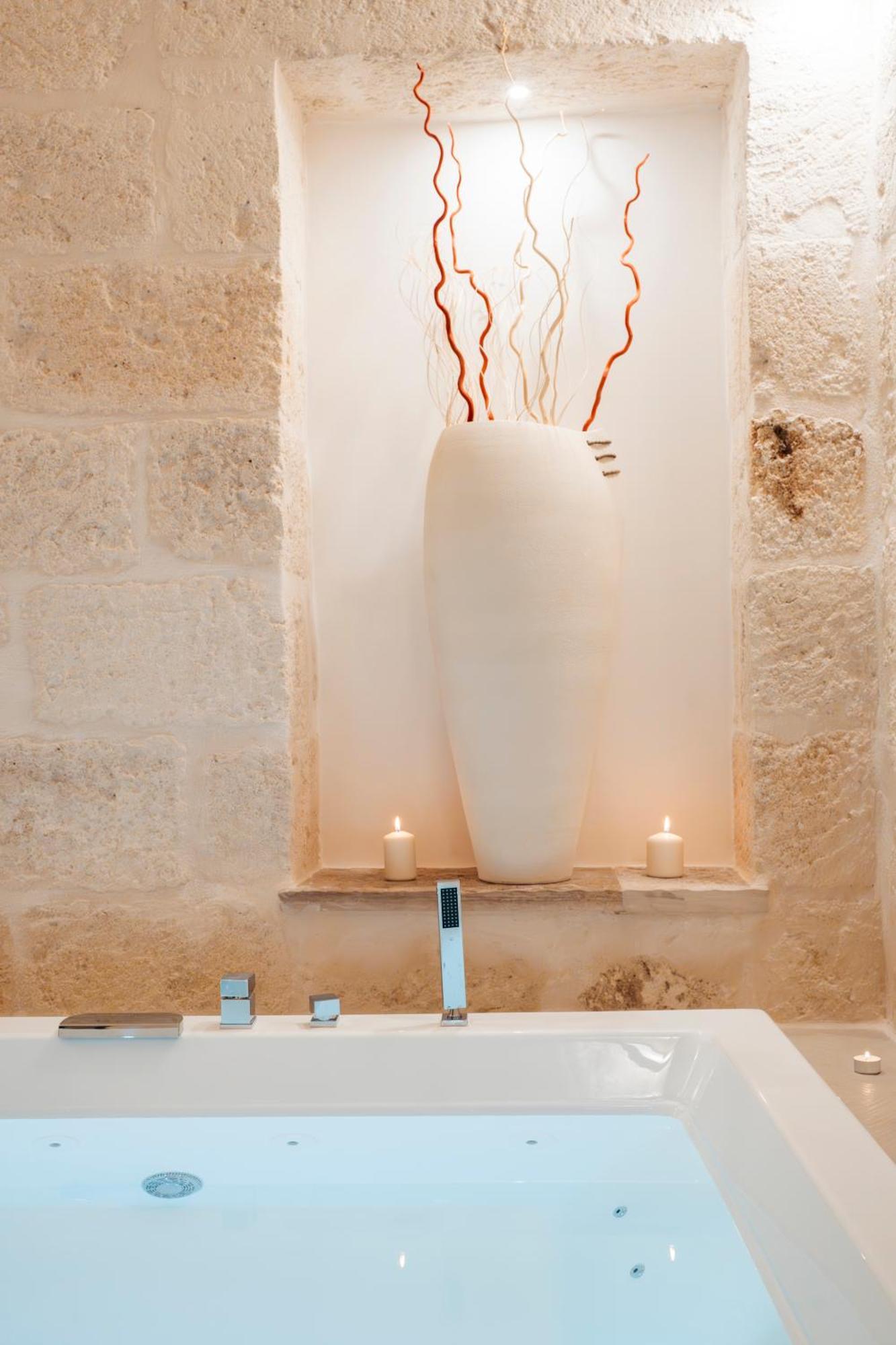 Roal - Apulian Luxury House - Jacuzzi & Vakantiehuis